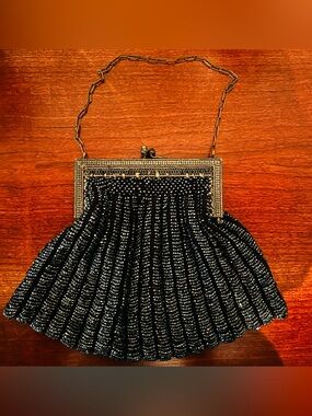 Vintage Black Beaded Evening Bag Art Deco Flapper Purse Kiss Lock Chain Strap
